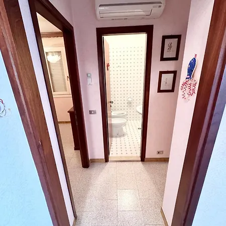 Apartment Ampio Con Bellissima Vista Mare - Ampia Terrazza, Parcheggio Gratuito E Wi-fi