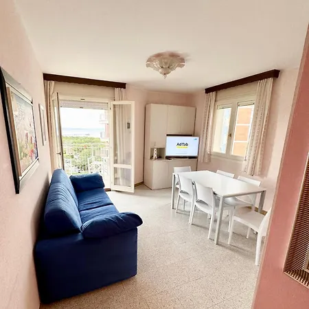 Ampio Con Bellissima Vista Mare - Ampia Terrazza, Parcheggio Gratuito E Wi-fi Lignano Sabbiadoro